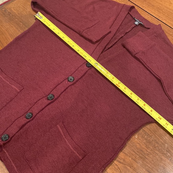 11:12  American Eagle Cardigan - Picture 9 of 14